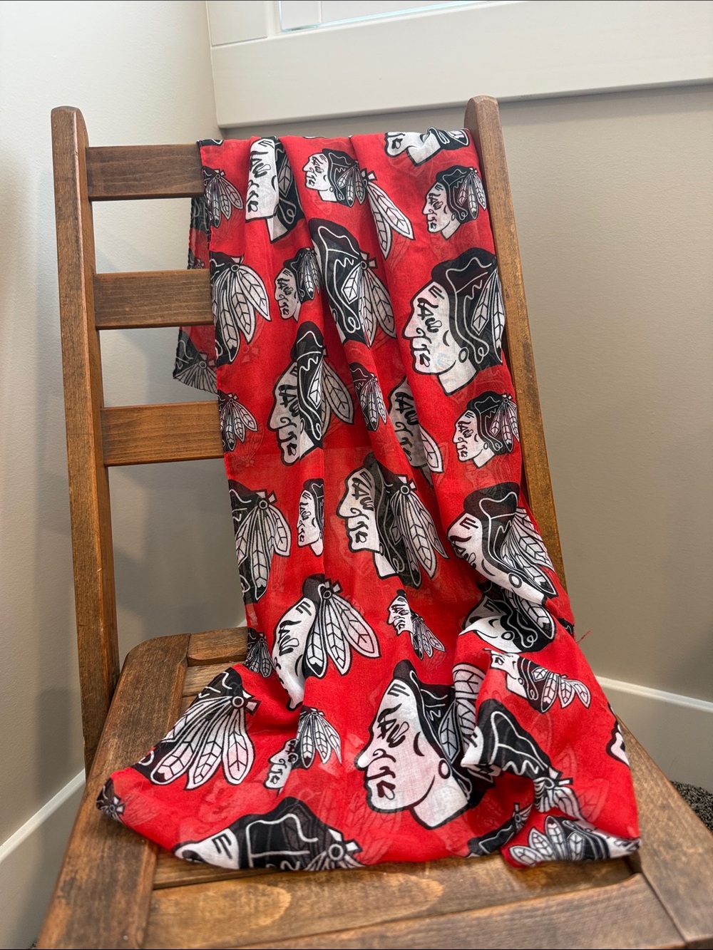 Chicago Blackhawks NHL Forever Collectibles Infinity Scarf Red Indian Head